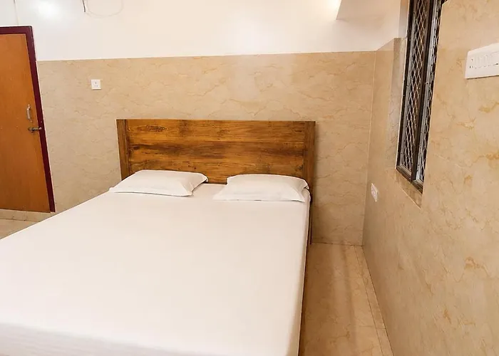 Gourinandan Lodge - Near Jagannath Temple & Puri Sea Beach With Ac & Non Ac Spacious Rooms